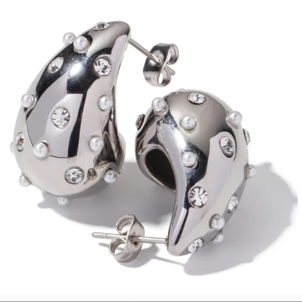 nOir Jewelry Silver Earrings with Rhinestone and White Accents